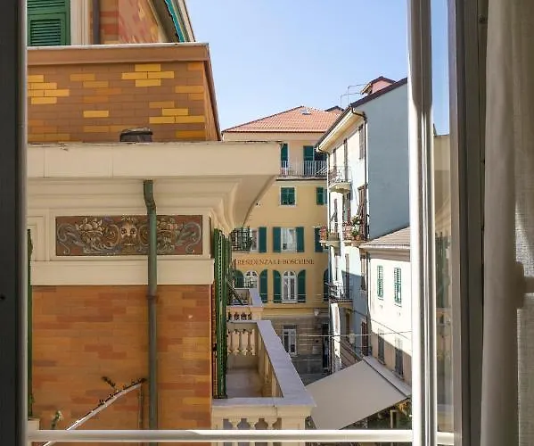 Il Caruggio Rooms&breakfast 4* فاراتسي